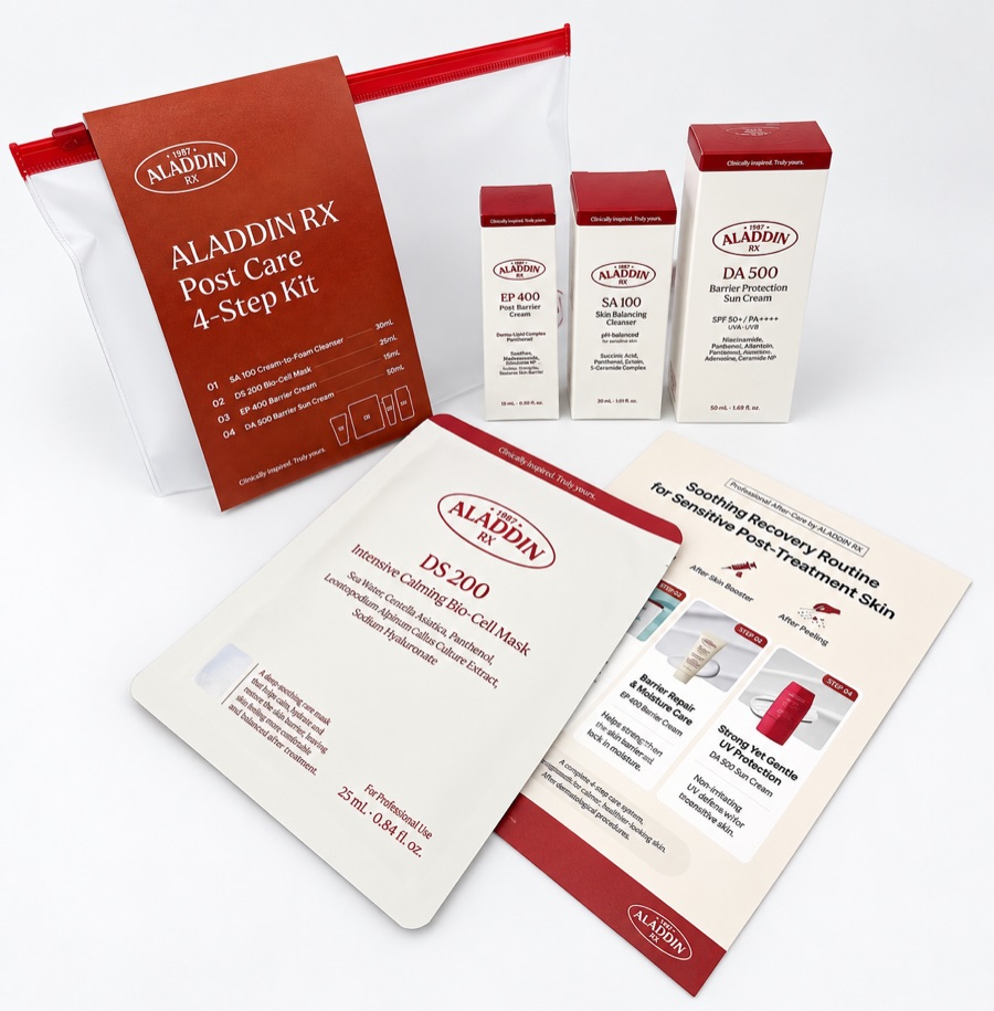 Post Care 4-Step Kit 구성품 — SA 100 클렌저, DS 200 마스크팩, EP 400 장벽크림, DA 500 선크림과 파우치 · Post Care 4-Step Kit contents — SA 100 cleanser, DS 200 mask pack, EP 400 barrier cream, DA 500 sunscreen and pouch